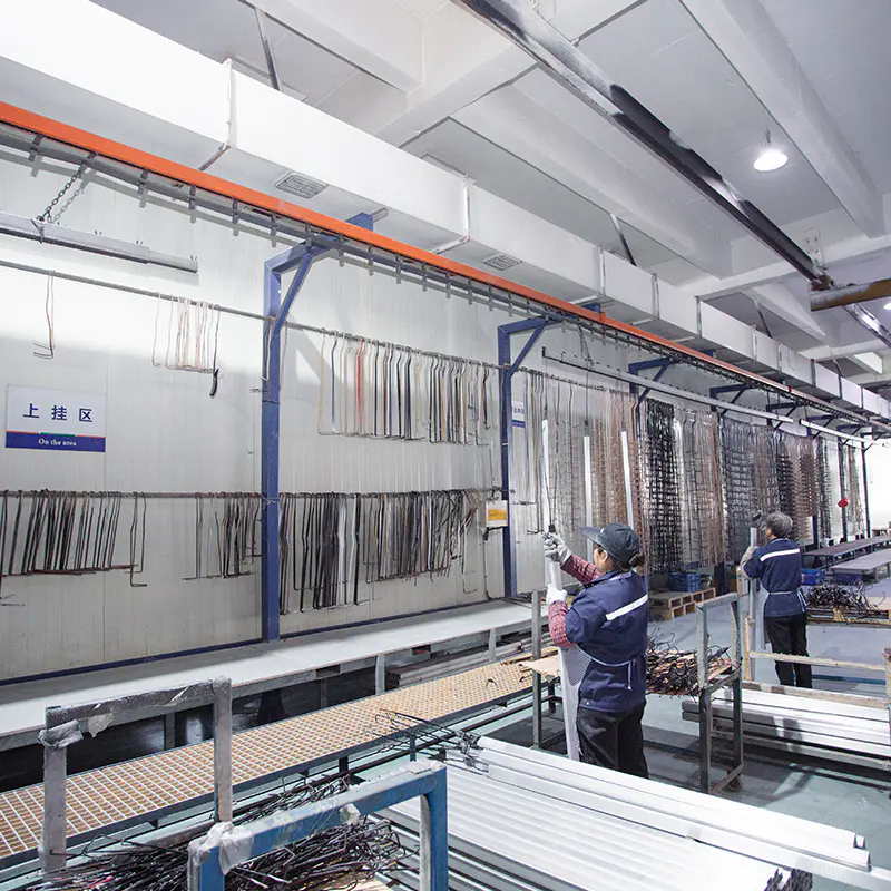 Atelier de vopsire - Linie de vopsire cu pulbere - Zona de suspendare